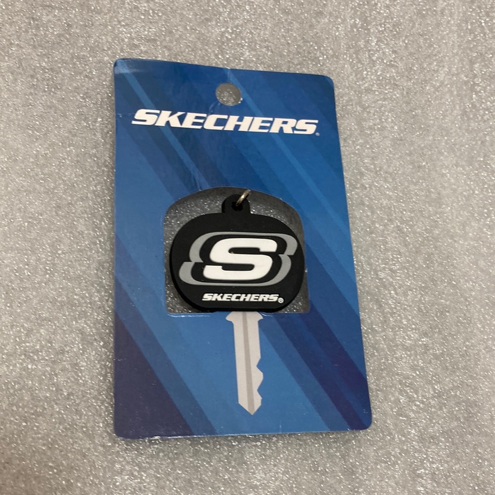NWOT - Skechers Brand Logo Silicone Rubber Key Cap Cover